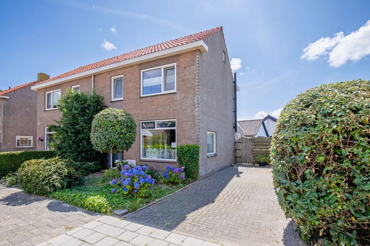 De Dageraad 4 in Den Hoorn