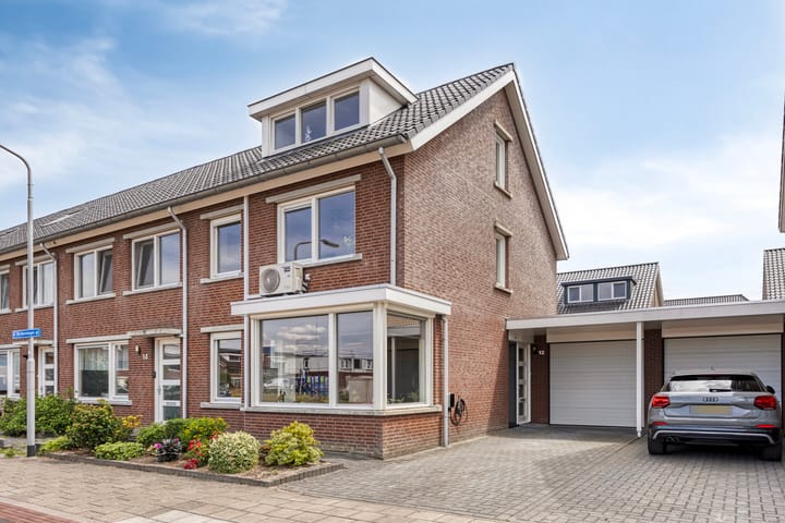 De Dorsvlegel 12 in Made