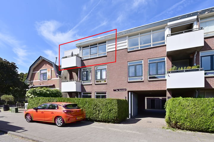 Photo of property De Genestetlaan 3, Bussum