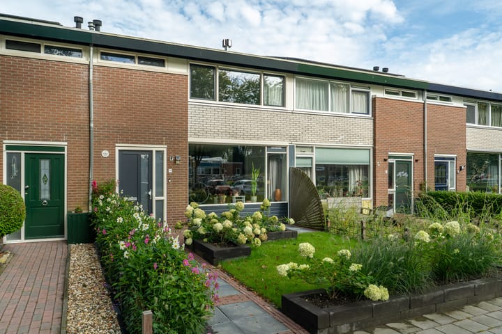 De Hoefslag 11 in Buitenpost