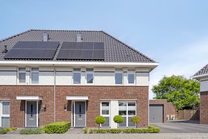 De Hooimijt 42 in Made