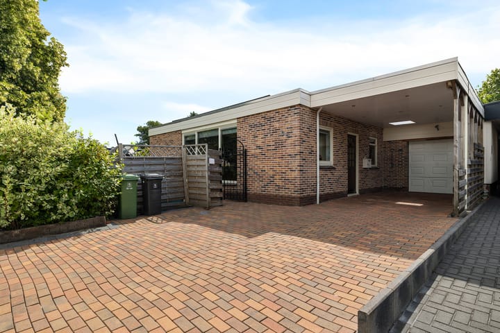 Photo of property De Hulstlaan 22, Leek