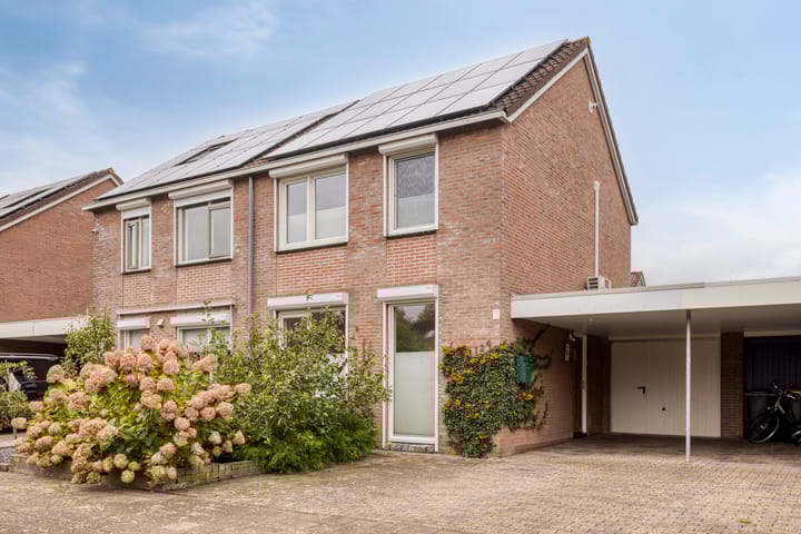 De Jachtvalk 124, Almelo Photo of property De Jachtvalk 124, Almelo