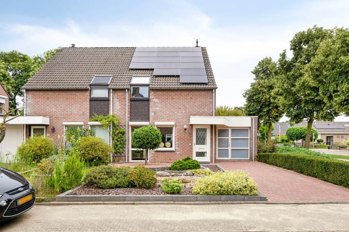 De Kurver 23, Grubbenvorst Photo of property De Kurver 23, Grubbenvorst