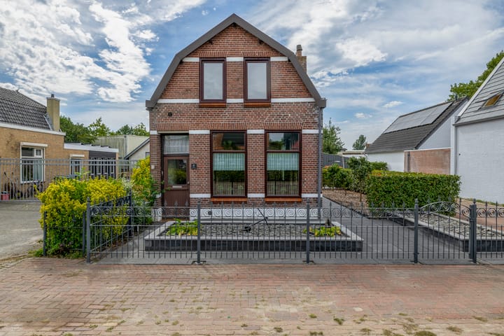De Langeweg 8 in Zevenbergen