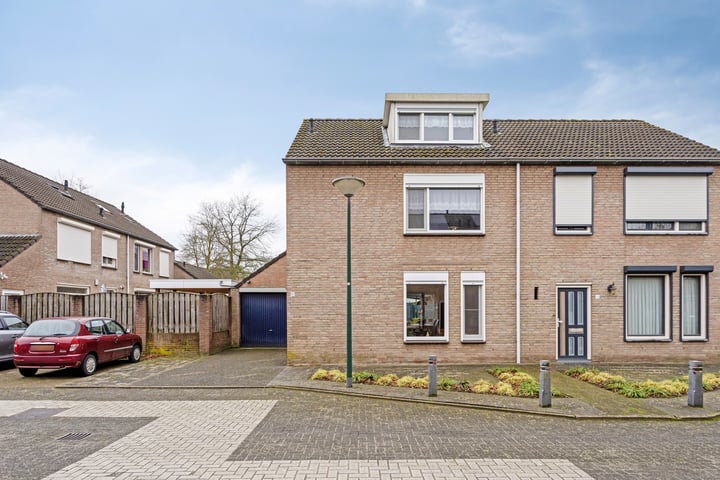 Photo of property De Leeuwebek 18, Budel