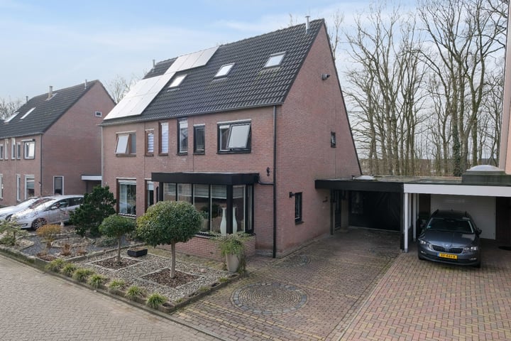 Photo of property De Mees 37, Almelo