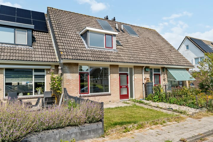 Photo of property De Muonts 75, Witmarsum