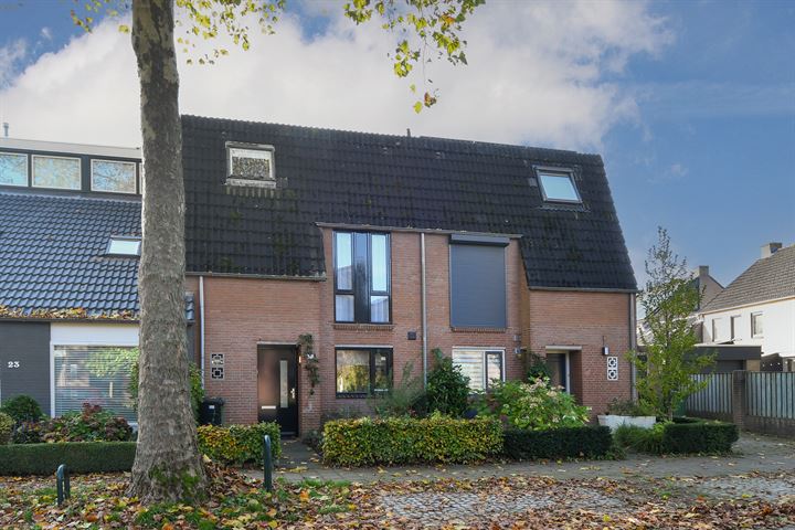 De Neerheide 25 in Waalre