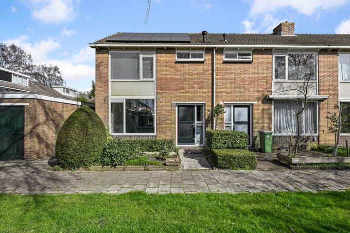 Photo of property De Peereboomstraat 22, Westzaan