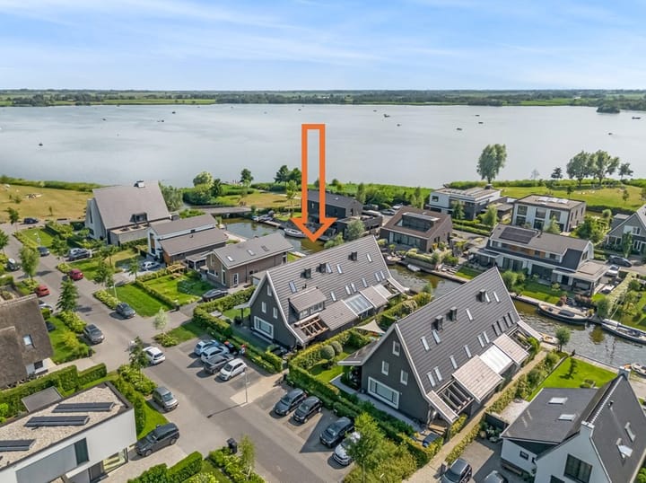 Photo of property De Regenboog 48, Nieuwkoop