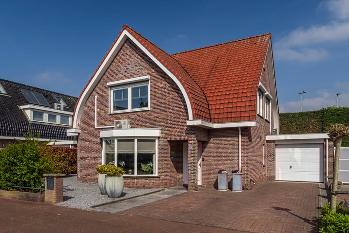 De Rhijenhof 13A in 's-Gravenhage