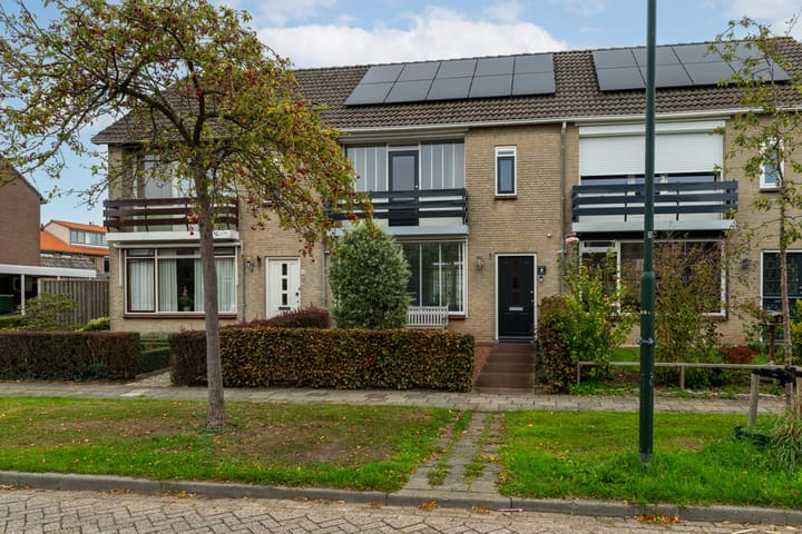 Photo of property de Ridderstraat 8, Almkerk