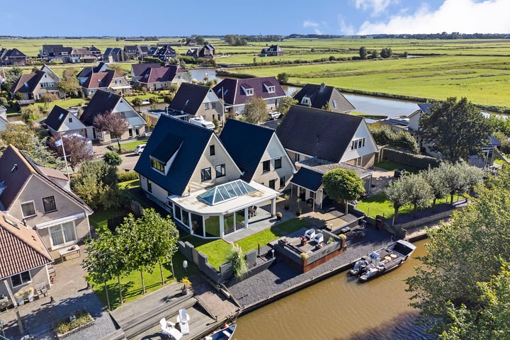 Photo of property De Rietgans 18, Harlingen