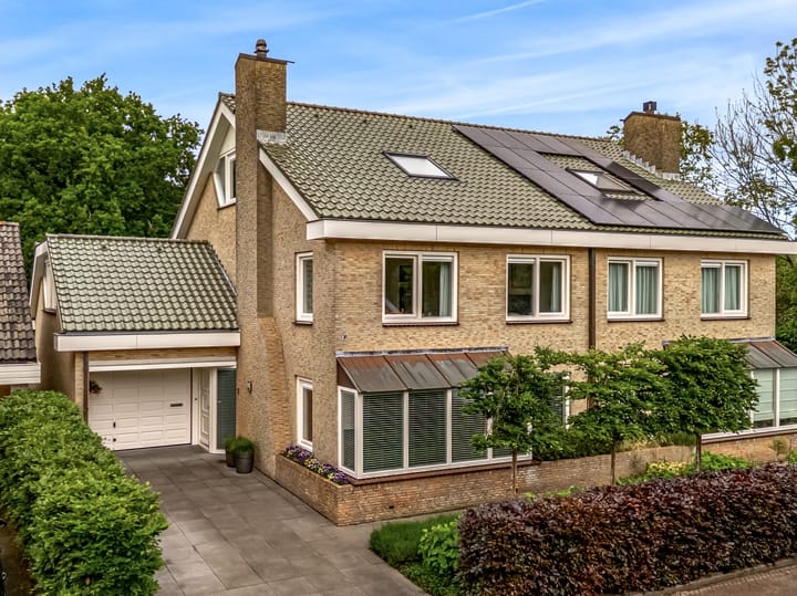 Photo of property De Rietvink 11, Heiloo