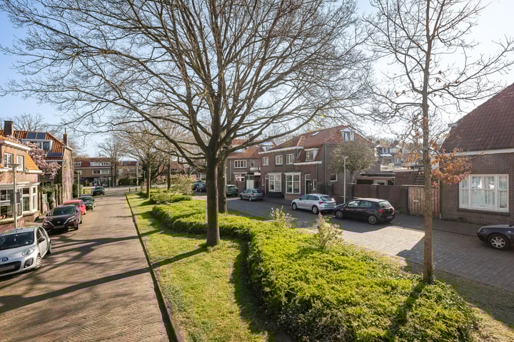 Photo of property De Ruyterplein 3, Zwolle