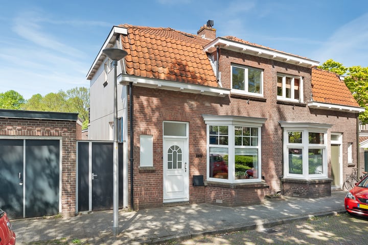 De Ruyterplein 4 in Zwolle
