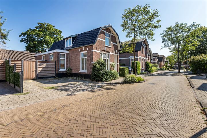 De Ruyterstraat 100 in Apeldoorn