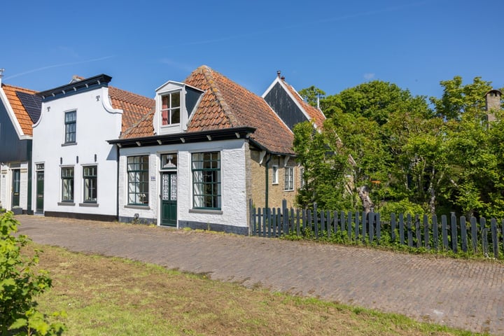 Photo of property De Ruyterstraat 106, Oudeschild