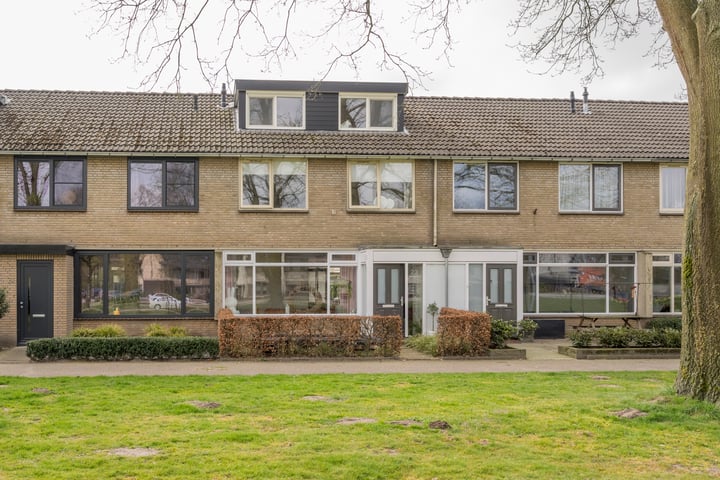 Photo of property De Steenkamp 23, Voorthuizen