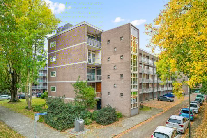 Photo of property De Visserstraat 48, Apeldoorn