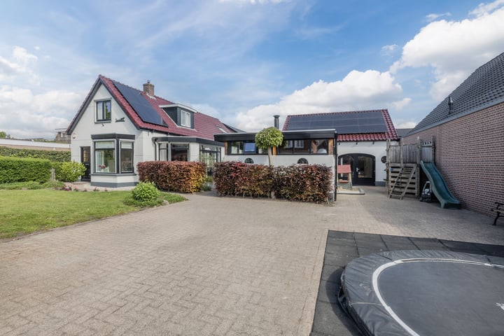 De Vos van Steenwijklaan 13 in Hoogeveen