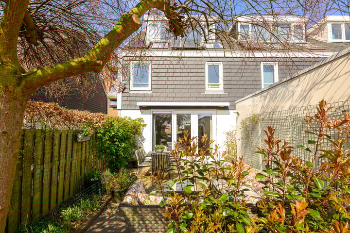 Photo of property De Vroomedijk 22, 's-Gravenhage