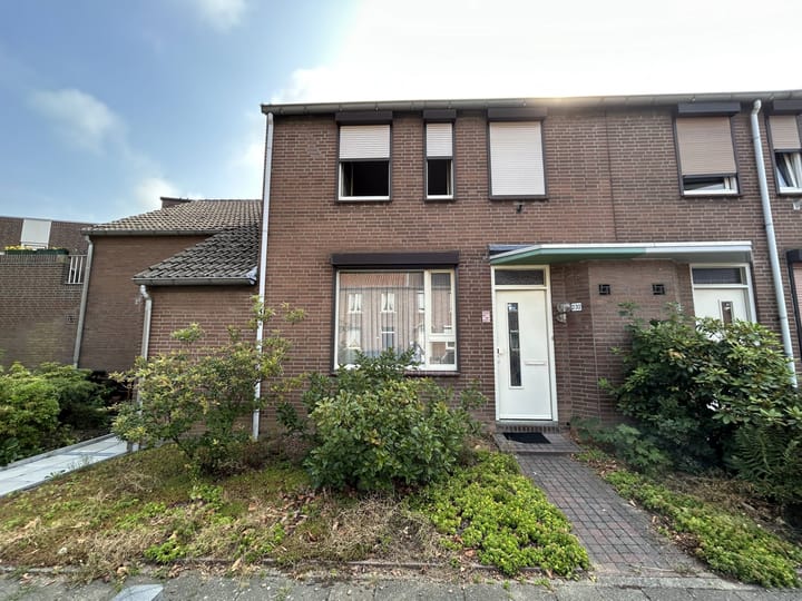 Deken Deutzlaan 232 in Kerkrade