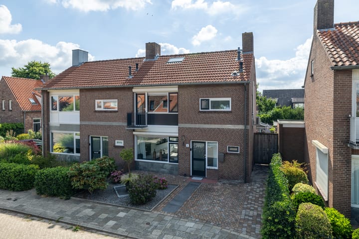 Deken Maeslaan 3 in Prinsenbeek