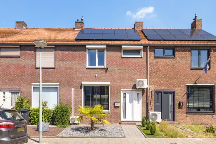 Photo of property Deken Rhoenstraat 5, Roermond