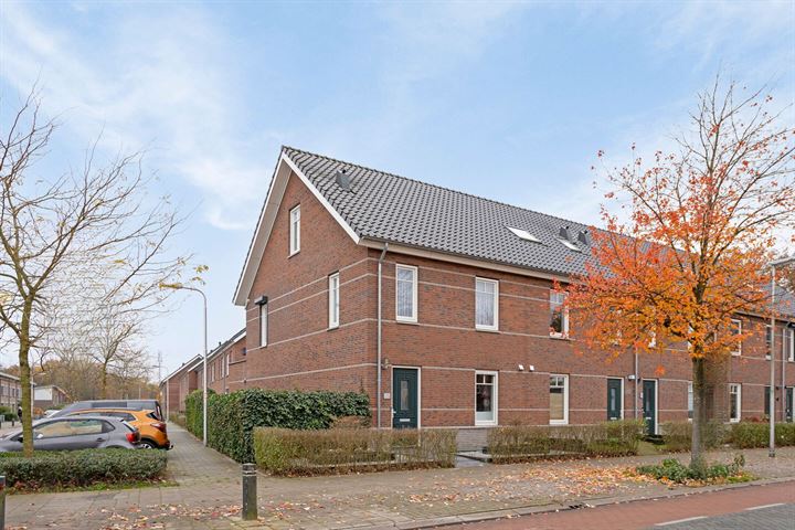 Deken van Baarstraat 52 in Vlijmen