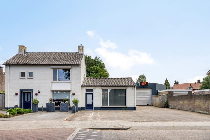 Deken van der Cammenweg 1 in Heesch