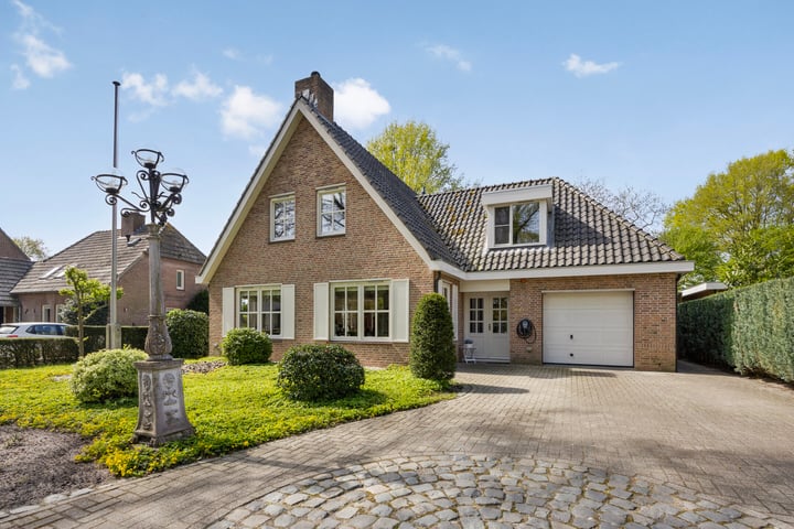 Deken van der Cammenweg 38a in Heesch