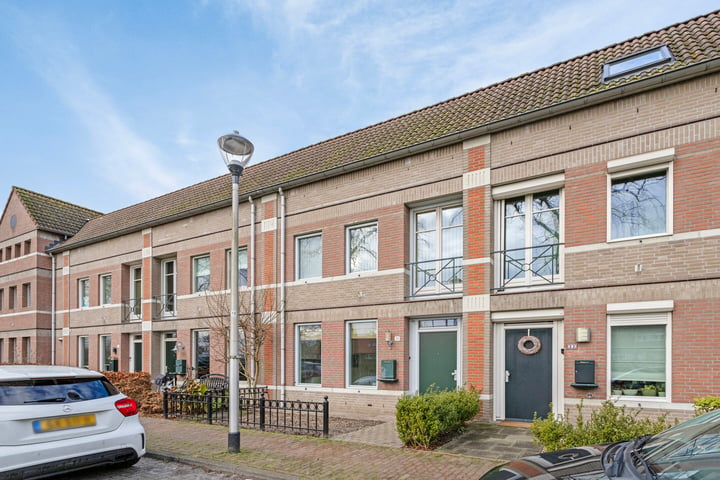 Deken van der Hagenstraat 31 in Helmond