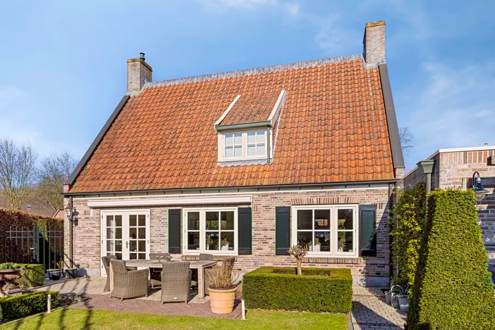 Deldensestraat 100 in Borne