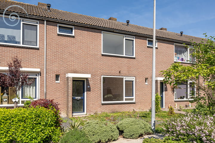 Deltastraat 6 in Herkingen foto