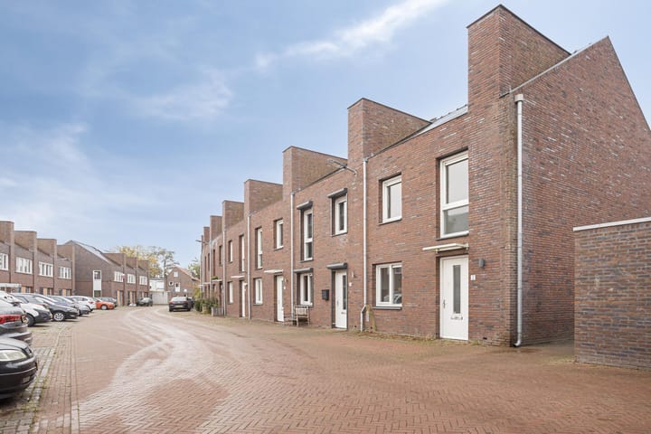 Demerstraat 2 in Breda Foto