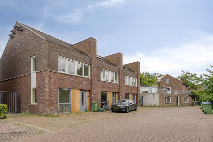 Demerstraat 21 in Breda photo