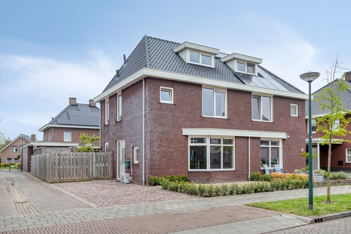 Den Oven 37 in Geffen