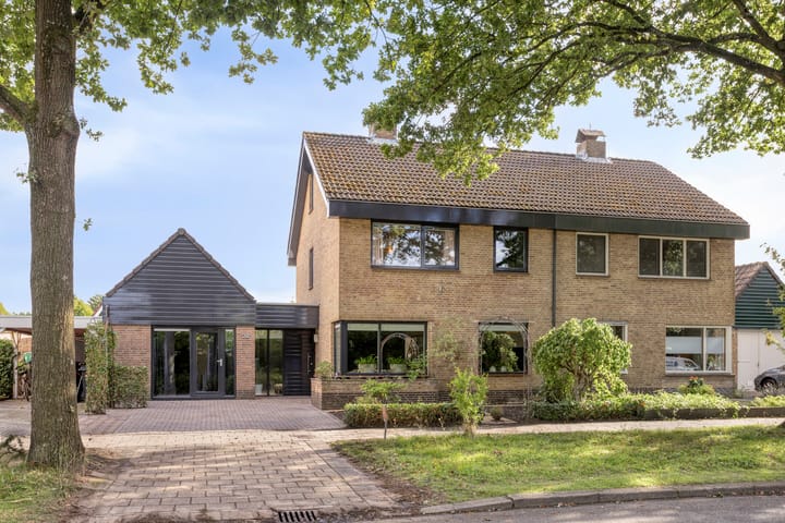 Denekamperdijk 30 in Losser