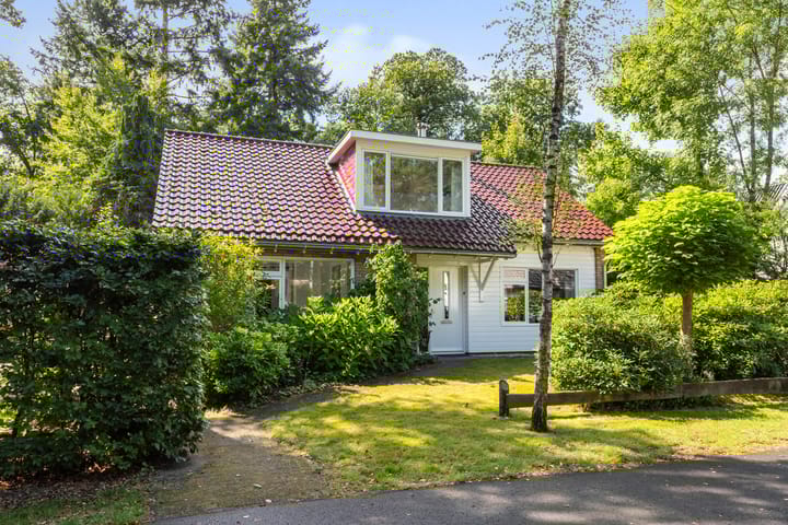 Foto van woning Dennenlaan 1, Apeldoorn