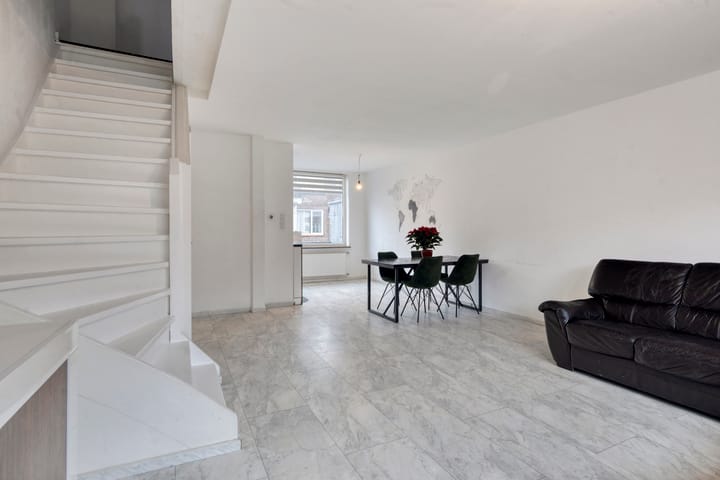 Photo of property Dercksenstraat 22, 's-Gravenhage