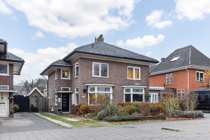 Photo of property Deventerstraat 204, Apeldoorn