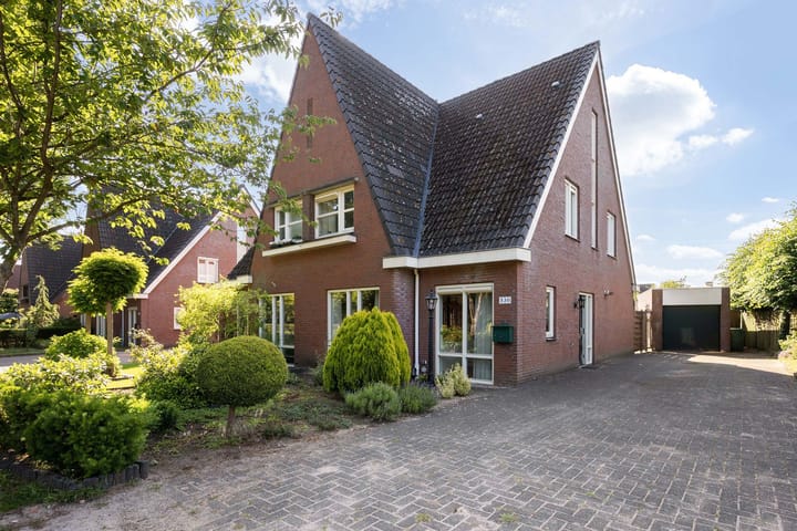 Deventerstraat 530 in Apeldoorn photo