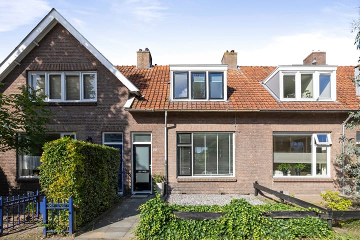 Diepenveenseweg 125 in Deventer foto