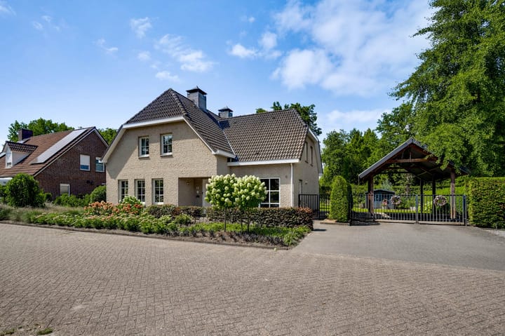 Dijkerhof 21 in Weert