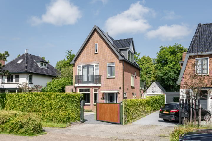 Photo of property Dijkzichtlaan 3, Santpoort-Noord
