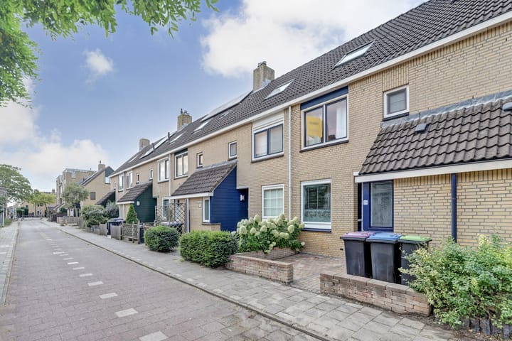Dilledonk-Zuid 24 in Spijkenisse
