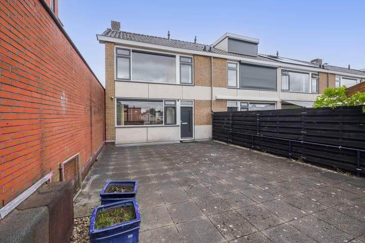 Dillenburg 24 in Hendrik-Ido-Ambacht
