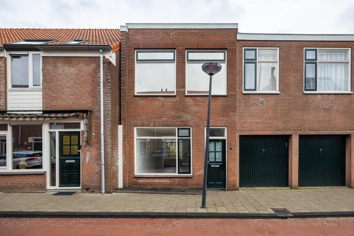 Dillenburgerstraat 1 in Leiden